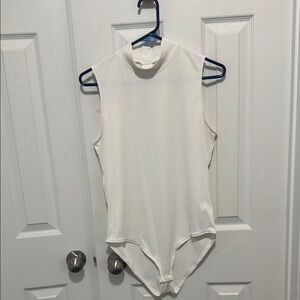 H&M Ribbed White Top